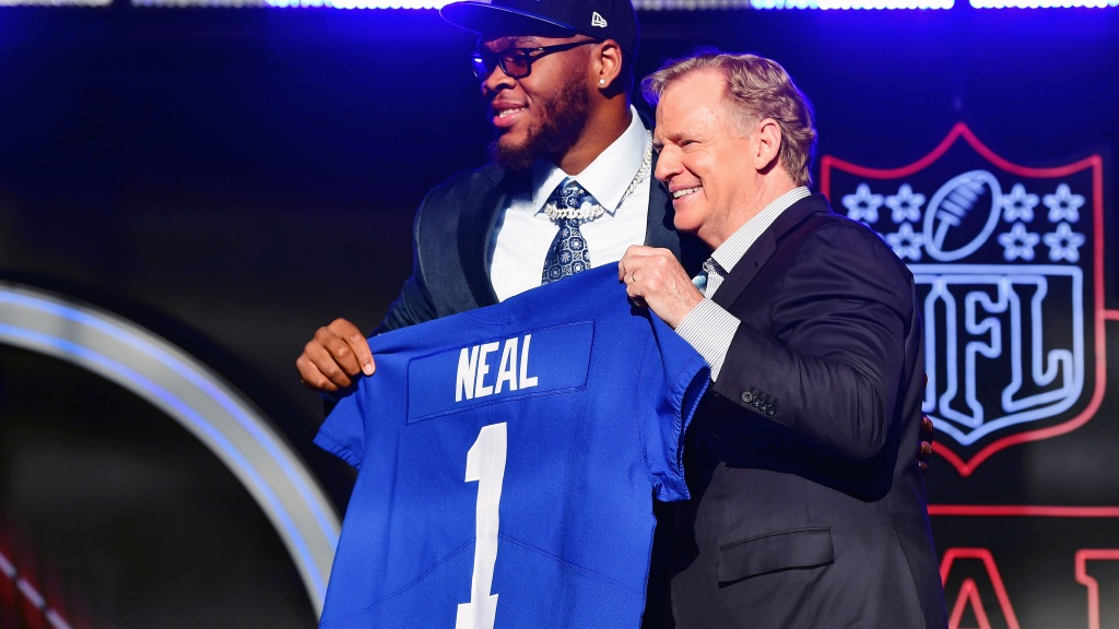 Alabama ties all-time NFL draft record with Evan Neal’s selection