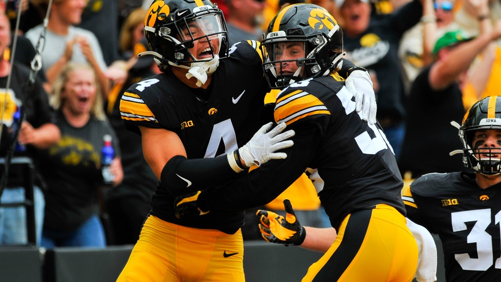 Best photos of Dane Belton’s career with the Hawkeyes
