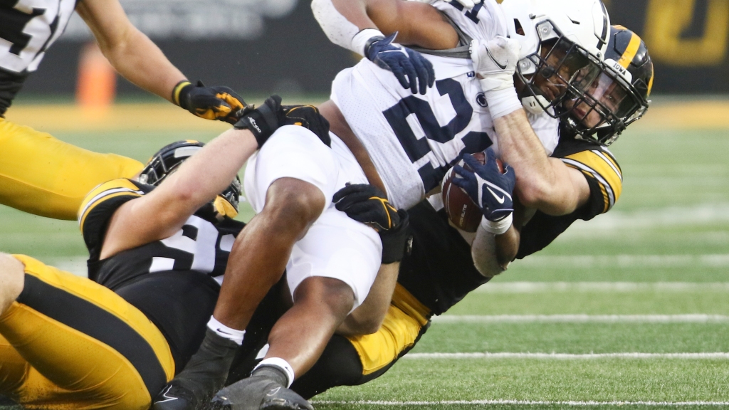 Best photos of Hawkeye DE John Waggoner entering 2022