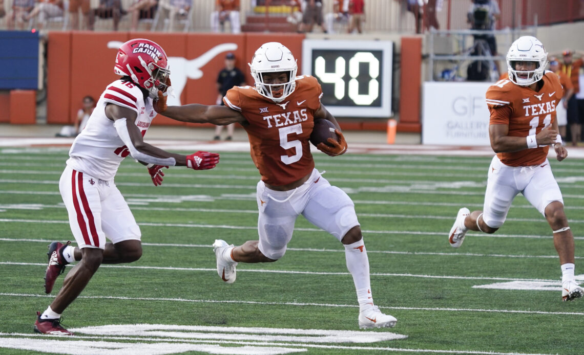 Five realistic expectations for Texas football in 2022