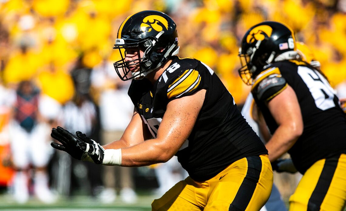 Hawkeyes’ offensive line featuring youth entering 2022