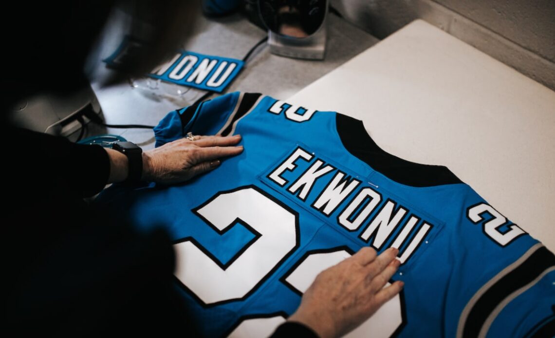 Making Ickey Ekwonu's ceremonial 2022 draft jersey