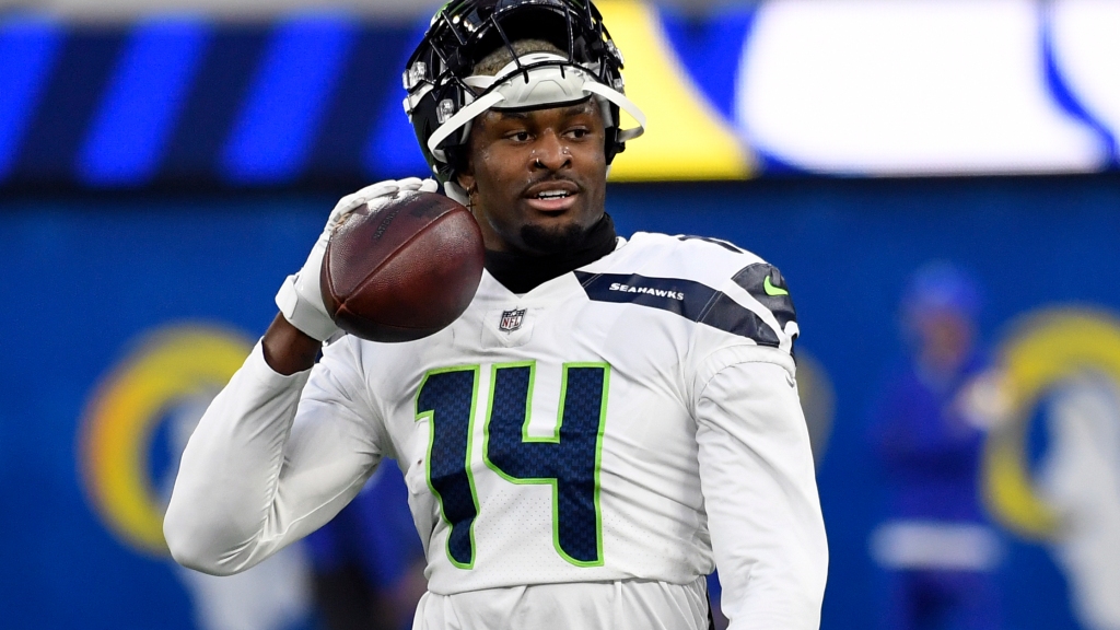 Seahawks WR DK Metcalf now out of walking boot following foot surgery