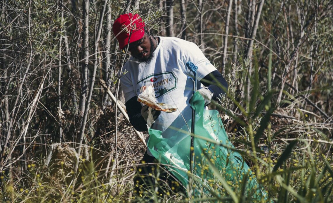 Azeez Al-Shaair and Front Office Staff Participate in Creek Clean-Up