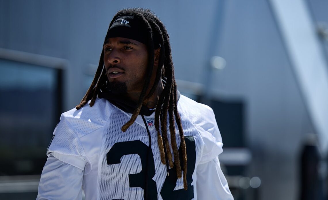 Brandon Bolden finding new ways to reach the same success as a Raider with Josh McDaniels