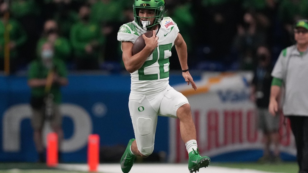 Ducks Wire ranks the best Pac-12 running backs for 2022