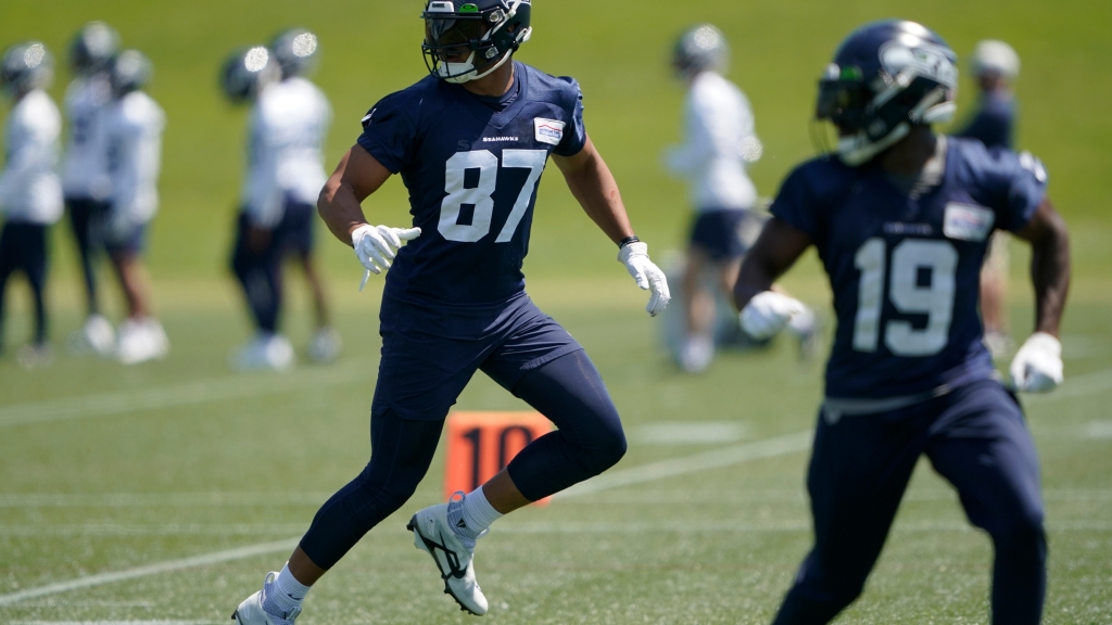 Noah Fant sees endless options for tight ends in Seahawks offense