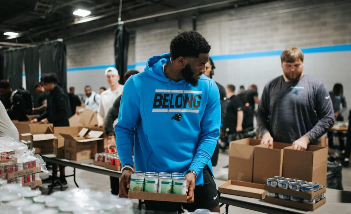 Panthers give back for Second Harvest Food Bank