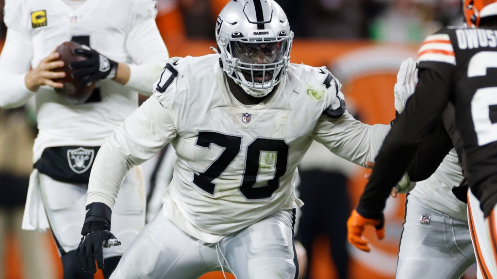 Raiders RT Alex Leatherwood having strong offseason in Year 2