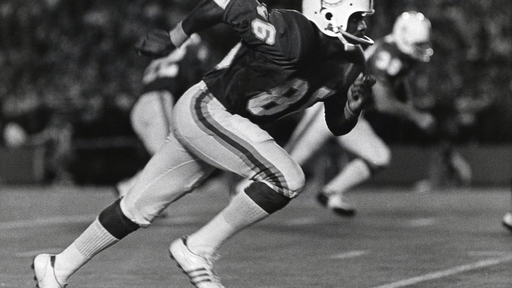 Warren Moon mourns the passing of Marlin Briscoe