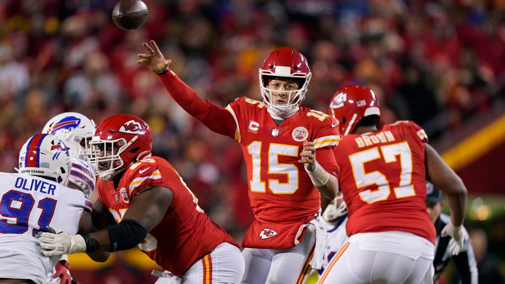 Chiefs’ Patrick Mahomes No. 2 QB in ESPN’s survey of NFL executives