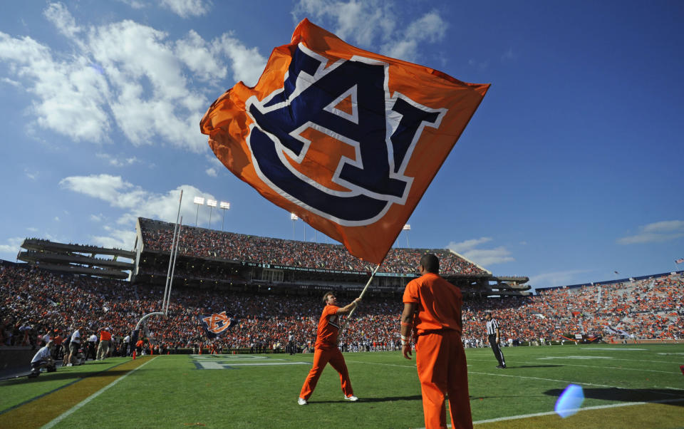 College Football News predicts Auburn’s 2022 season