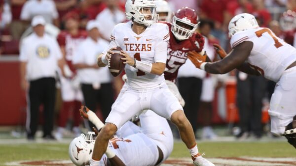 Decisiveness Could Determine The Texas Quarterback Battle Vcp Football 8764