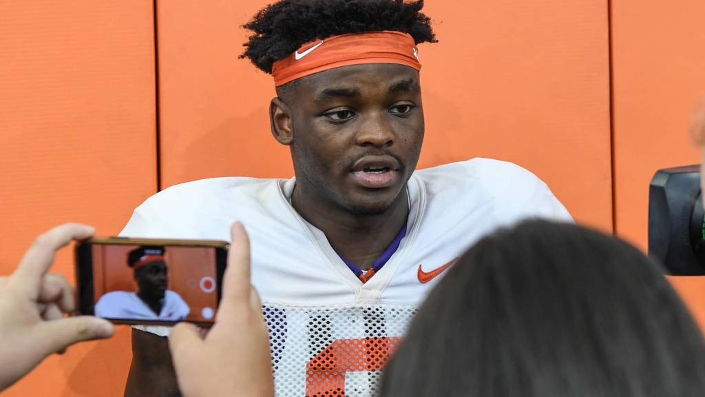 Former Clemson LB doesn’t think losing Brent Venables hurts Tigers