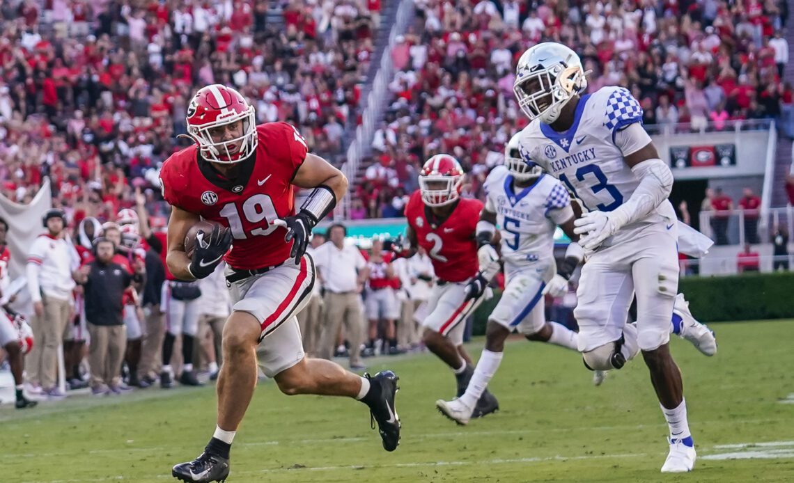 Media members predict Georgia football to lose these games in 2022