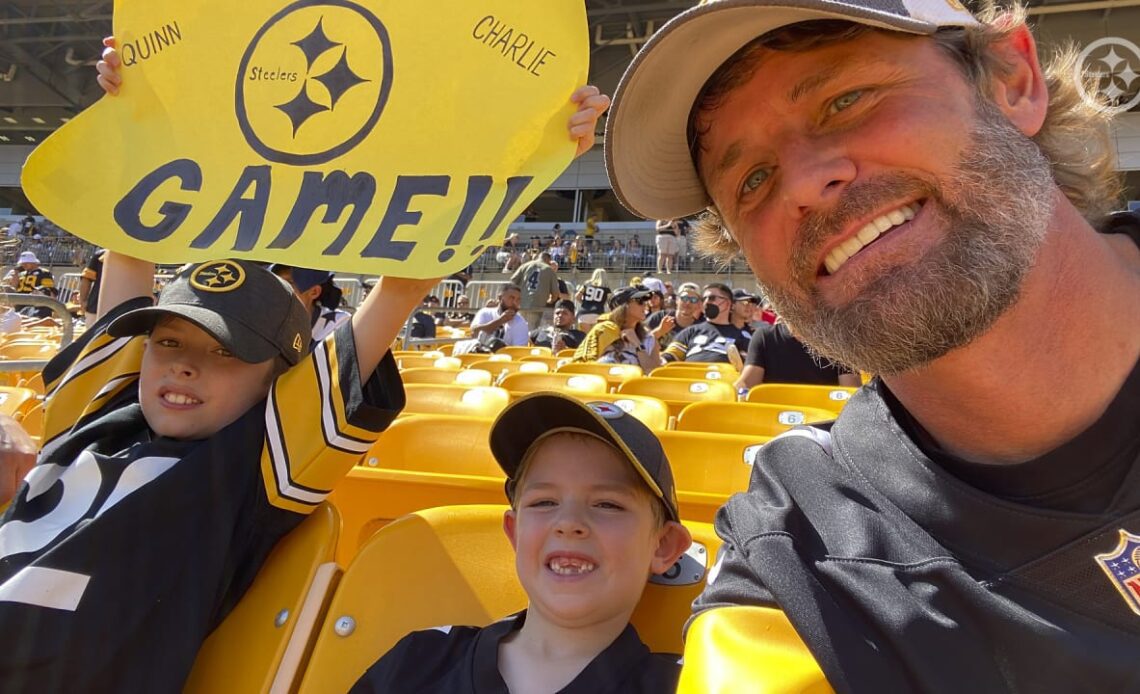 PHOTOS: Steelers Selfies - July 3