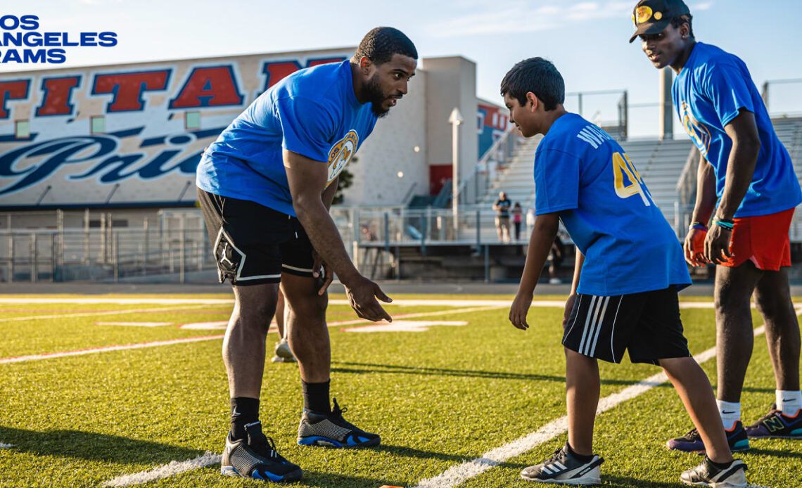 Rams LB Bobby Wagner hosts first youth football camp as a Ram VCP