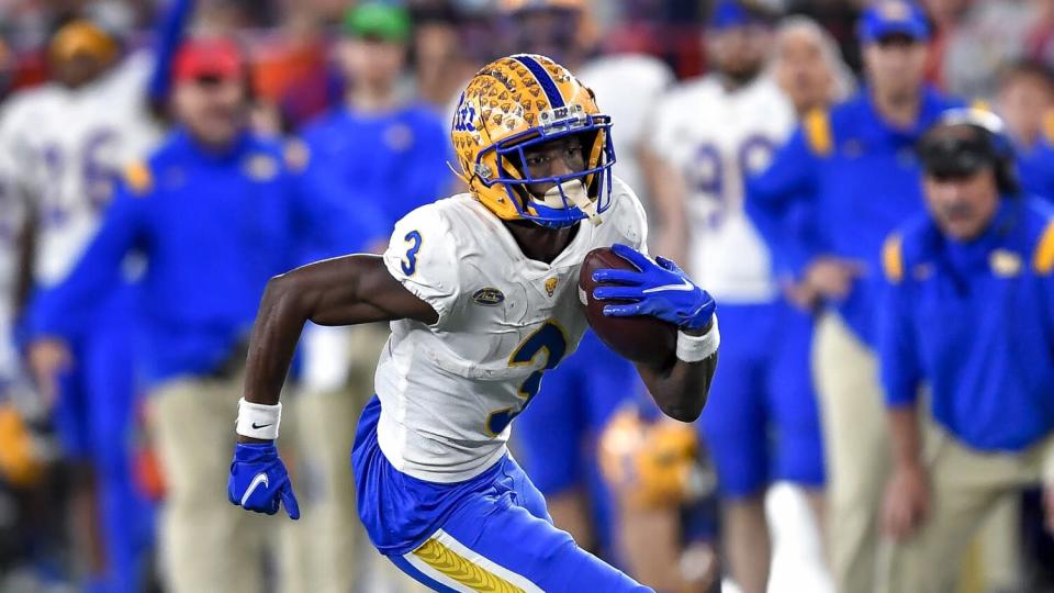 Wide receiver Jordan Addison runs with the ball during the second half against Syracuse.