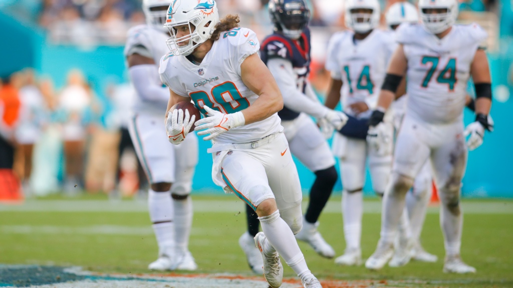 Dolphins make slew of roster moves to get down to 85 players