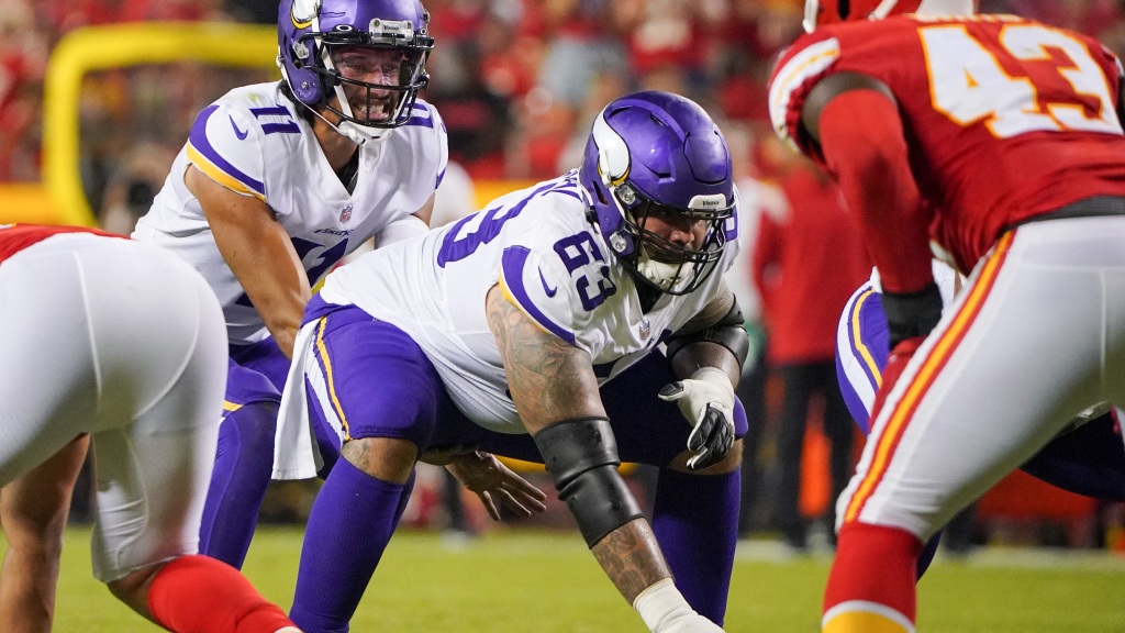 Dolphins work out three centers on Sunday