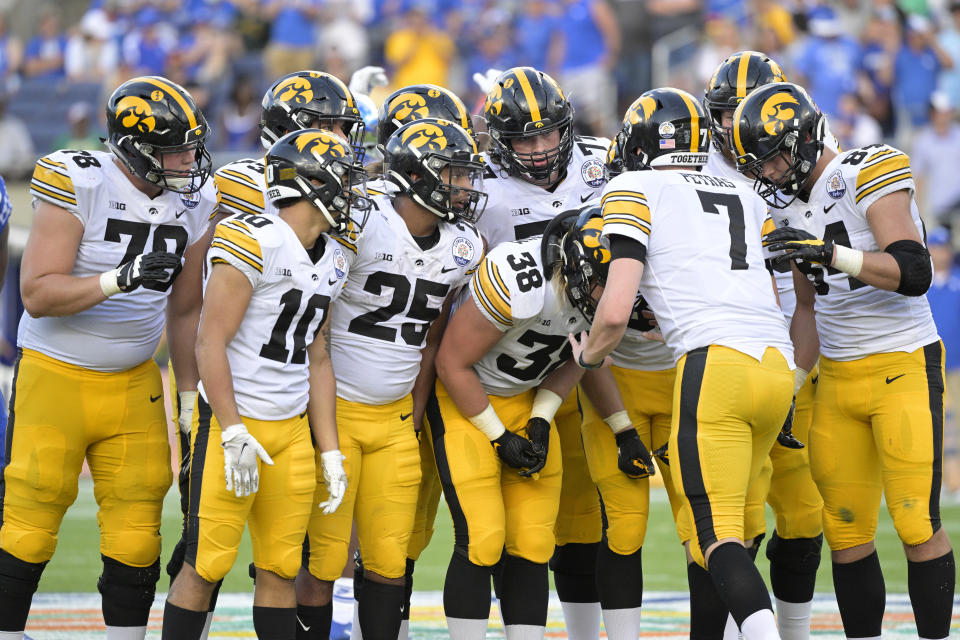 Iowa Hawkeyes left out of ESPN’s preseason top 25 power rankings