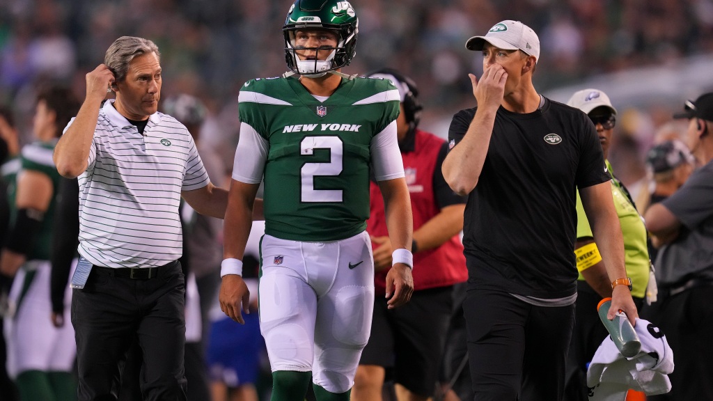 Jets QB Zach Wilson getting knee surgery Tuesday in LA