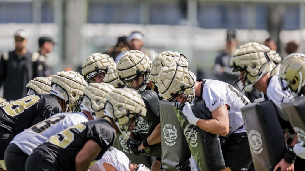 Kiko Alonso retires after first practice at Saints training camp