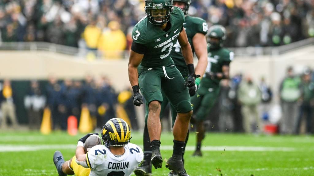 Mixed reviews for Spartans in ESPN preseason bowl projections