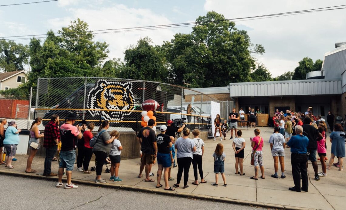 Photos | Sam Hubbard Foundation Hosts Inaugural Summer Backpack Drive