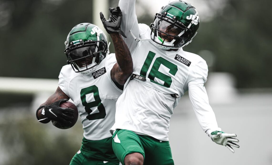 Practice Gallery | Best Images of the First Jets Training Camp Practice in Full Pads