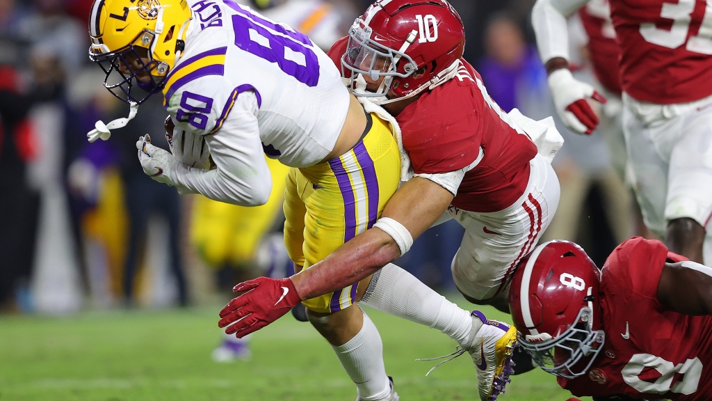 Two Crimson Tide seniors named to award watch list