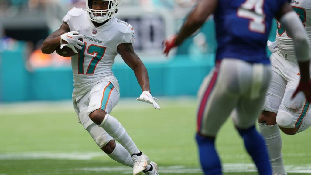 Jaylen Waddle player props odds, tips and betting trends for Week 4 | Dolphins vs. Bengals