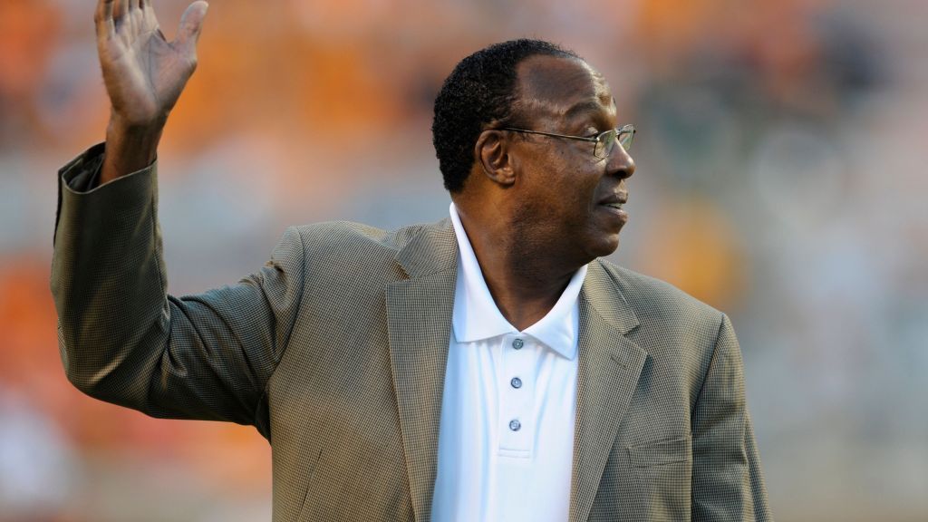A look back at Lester McClain honored before Vols’ 2012 Akron win