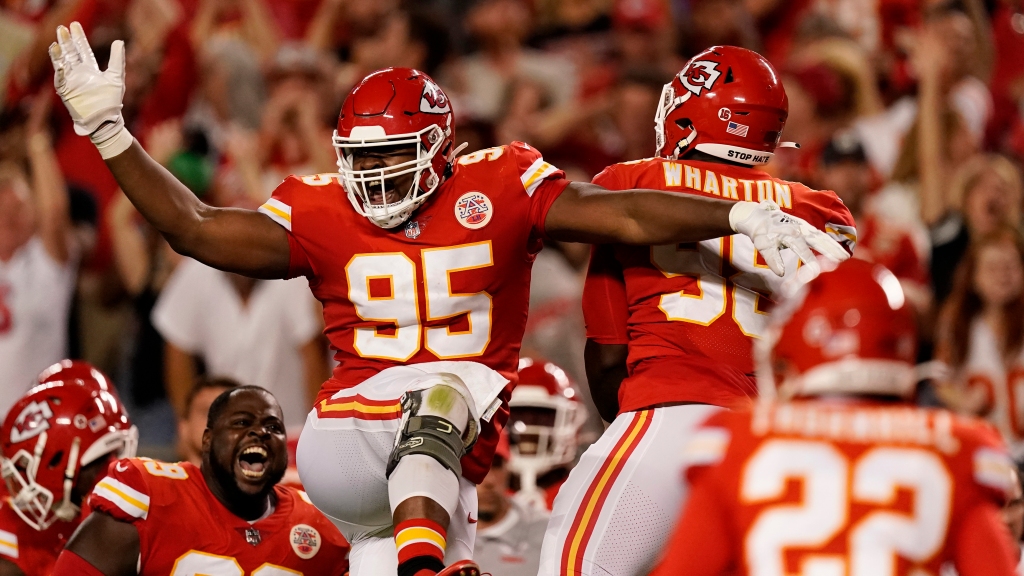 Chiefs’ Joe Cullen reacts to Chris Jones’ Week 2 goal line sack