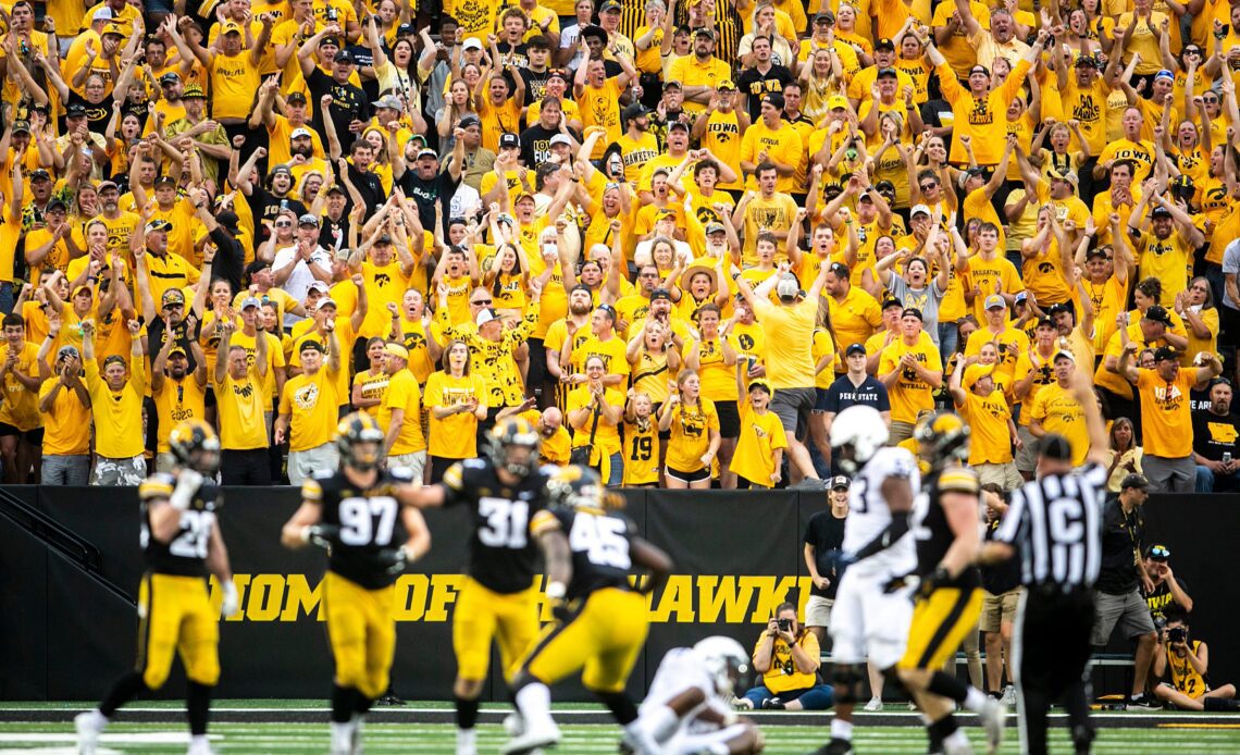 College Football News offers prediction for Iowa Hawkeyes vs. Nevada