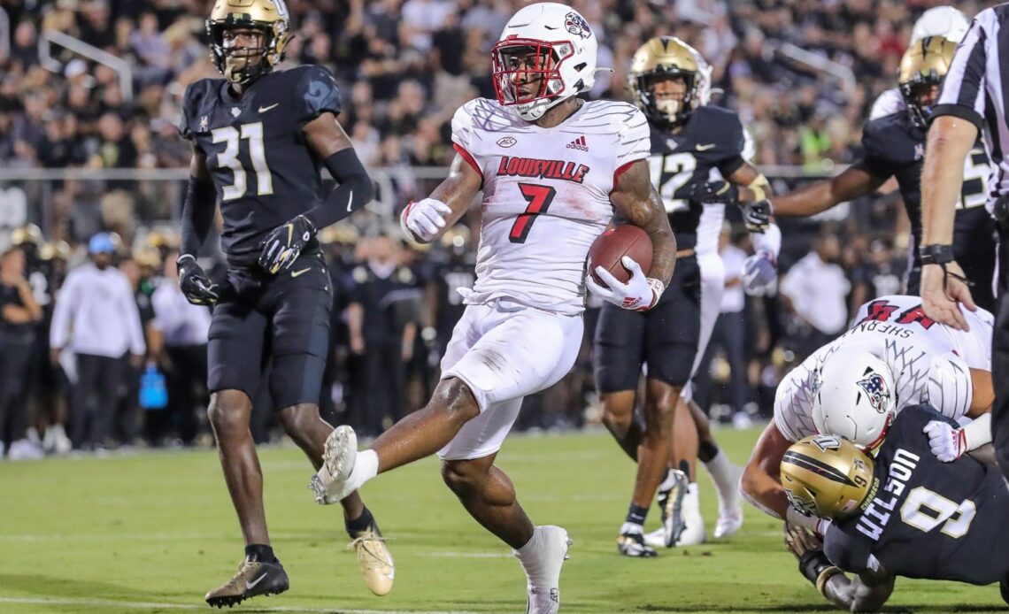 Cunningham Rallies Louisville to 20-14 Victory Over UCF