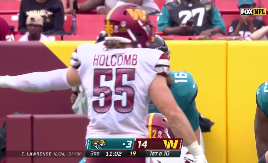 HIGHLIGHT | Lawrence LAUNCHES 49-yard dime to Kirk on play-action pass
