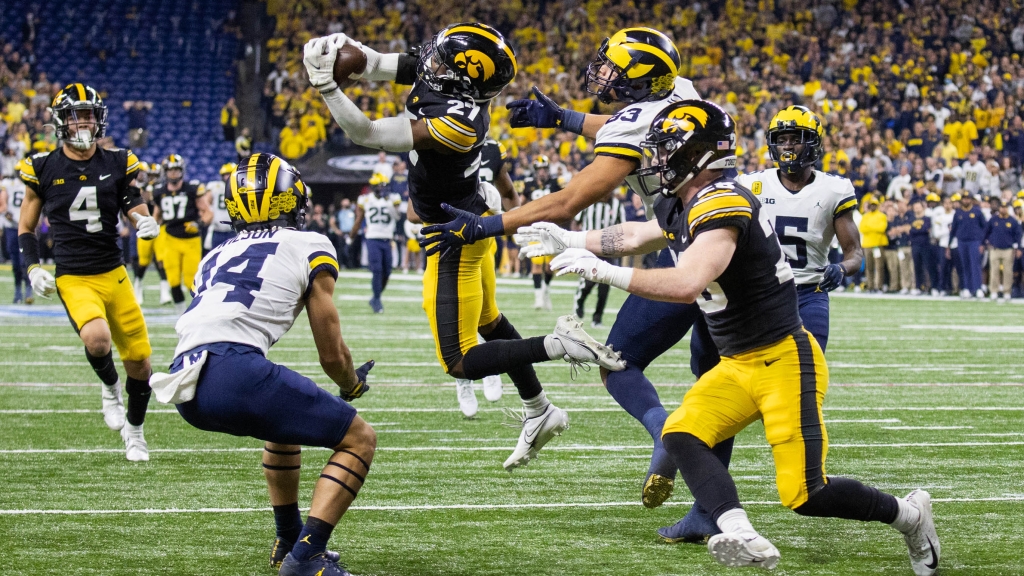 Hawkeyes versus Michigan announced as Fox 11 a.m. kick