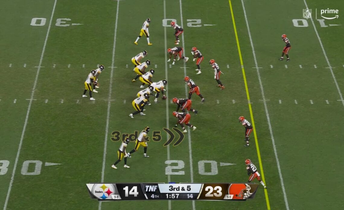 Jacob Phillips' stretching closeout PBU halts Steelers on third down