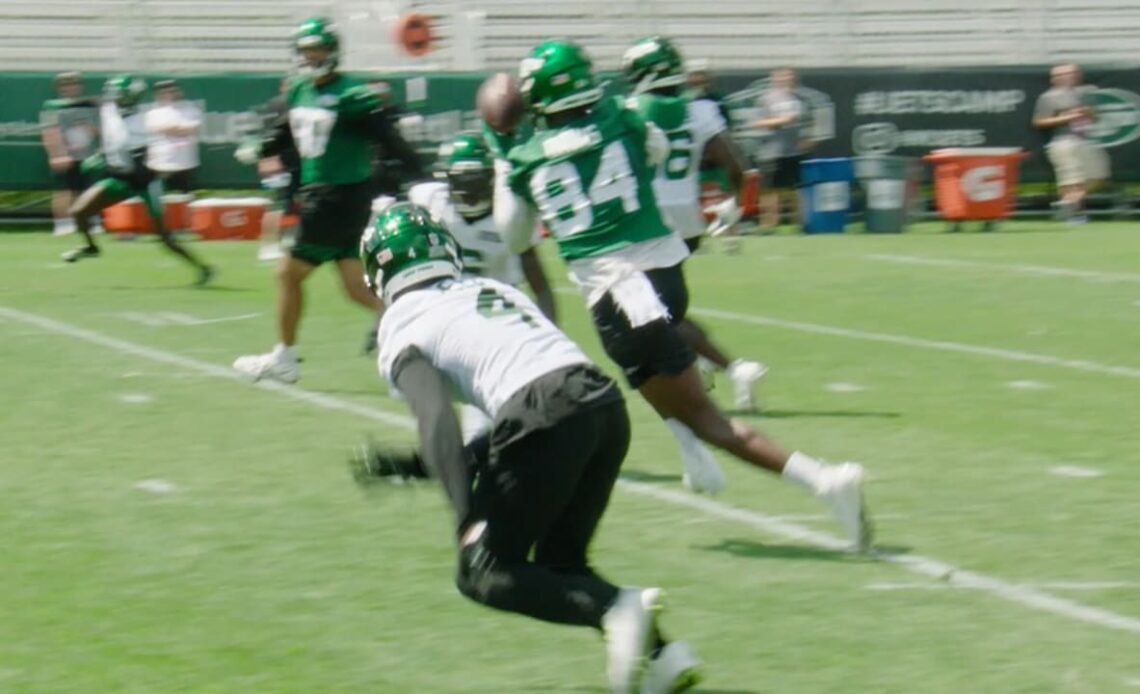 Jets Training Camp Highlight | Joe Flacco Deep to Corey Davis Across the Middle