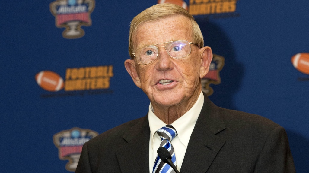 Lou Holtz names his seven most disappointing teams this season