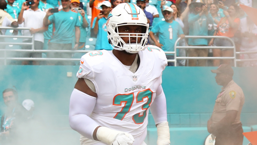 Mike McDaniel provides injury updates on two Dolphins after Week 1