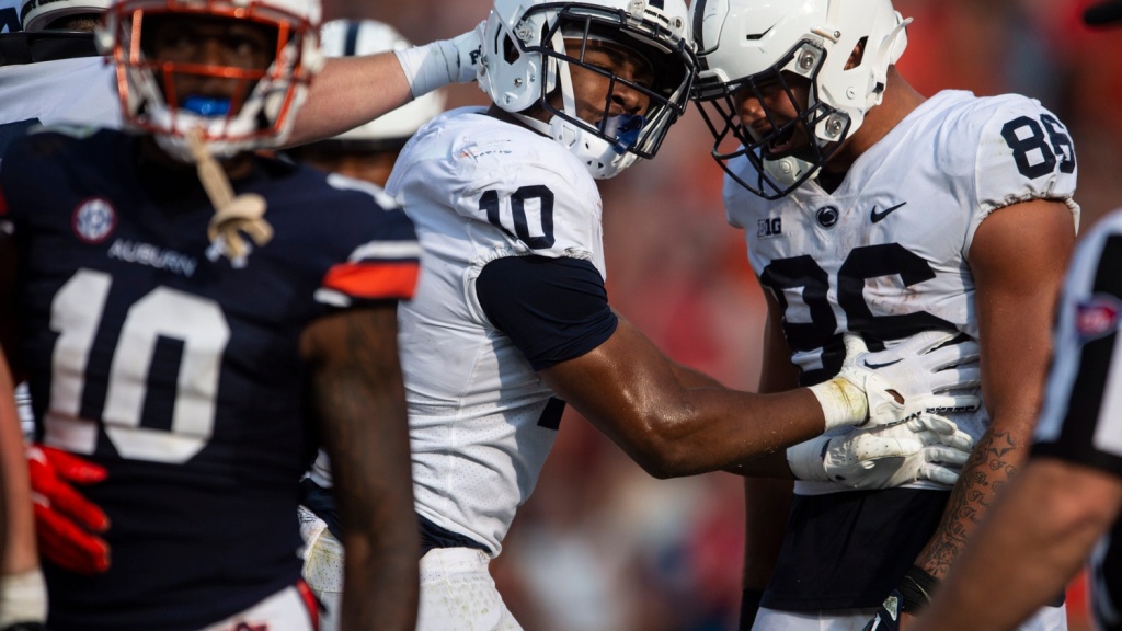 Penn State player smashes SEC logo after beating Auburn