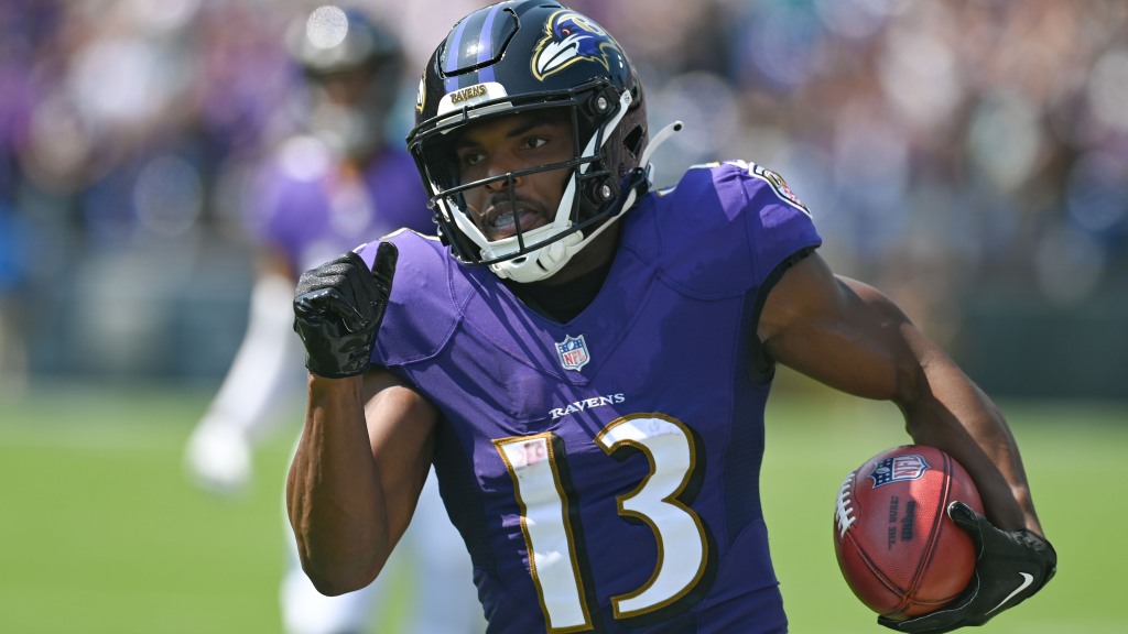 Ravens WR Devin Duvernay returns opening kickoff for touchdown