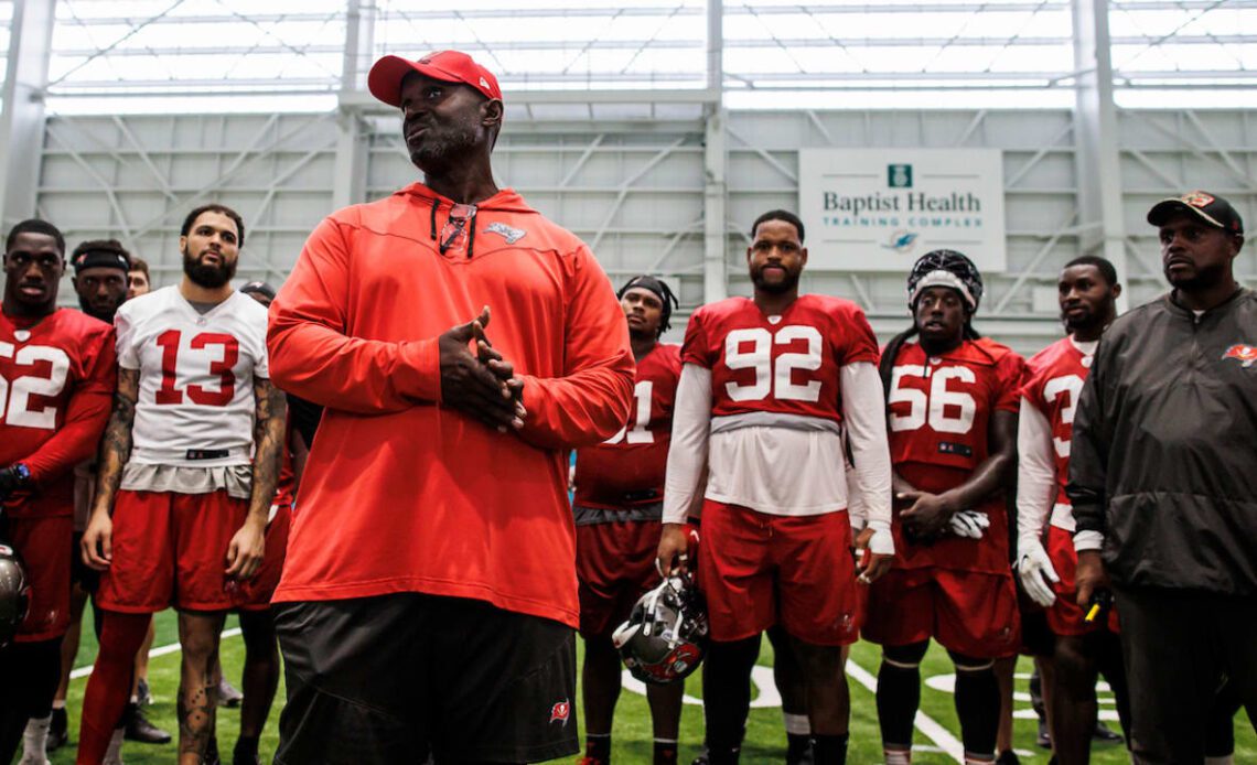 Top Pictures from Bucs Practice, Sept 28 | Chiefs Week