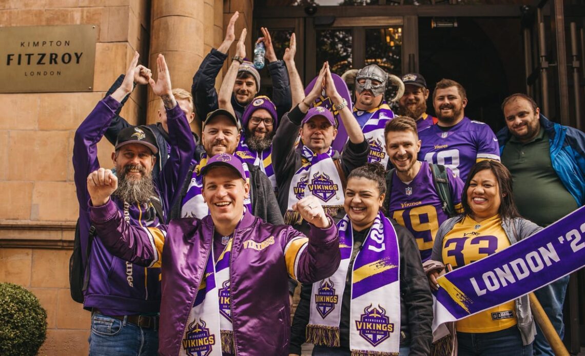 Vikings Fans Arrive in London