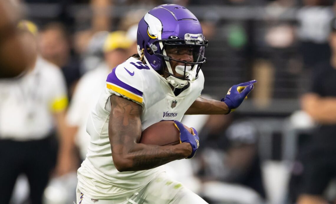 Vikings Sign 12 Players to Practice Squad