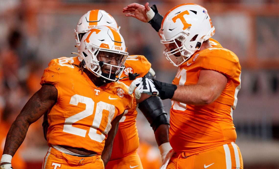 Vols Assume No. 11 Rank in AP Poll, 12 in Coaches