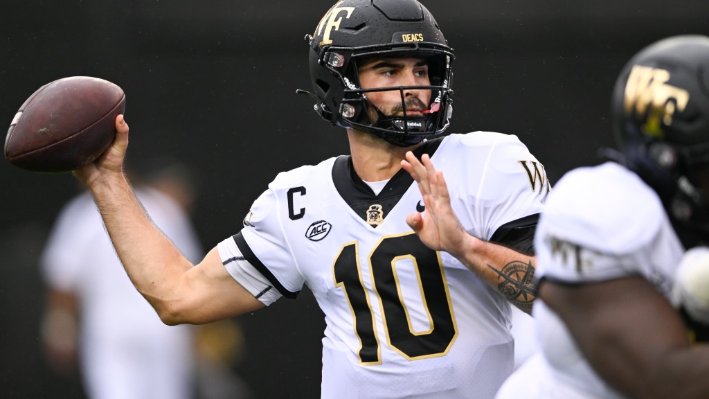 Wake Forest QB returns with 300 yards, 4 TDs vs. Vandy