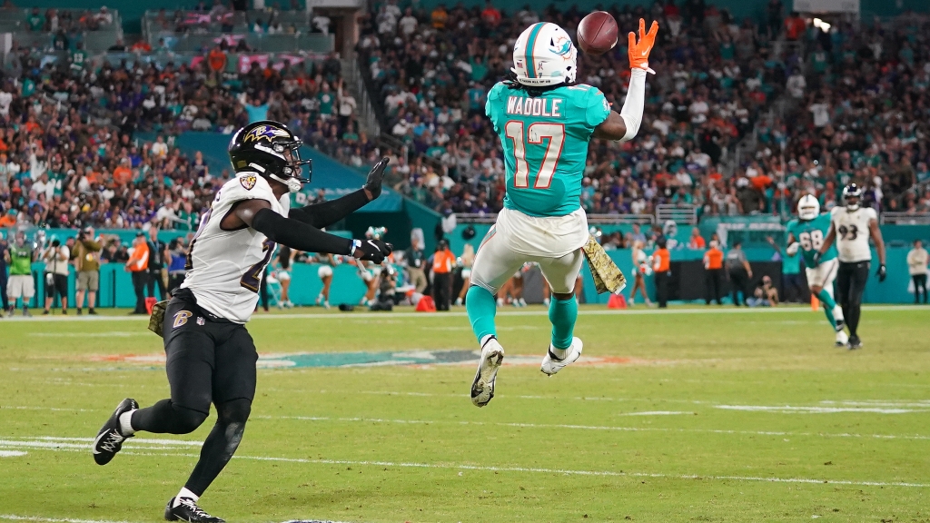 Who experts are taking in Dolphins vs. Ravens